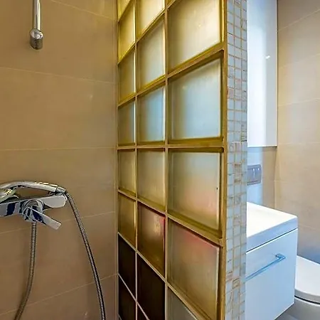Hotel Adesso On The Of Citycenter 2*